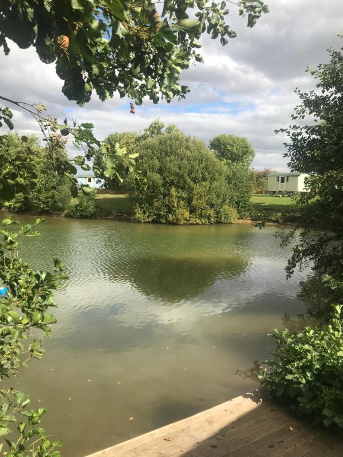 Elton Barn Fishery & Retreat Nottingham Eksteriør billede